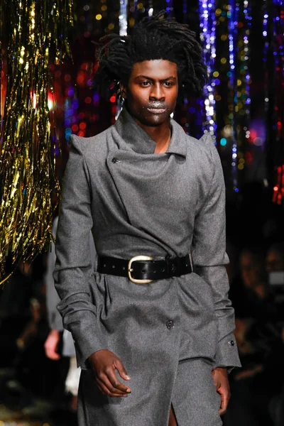 Look 18